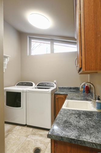 140 Ambleside Ln, Saint Louis MO 63141-7437 exterior