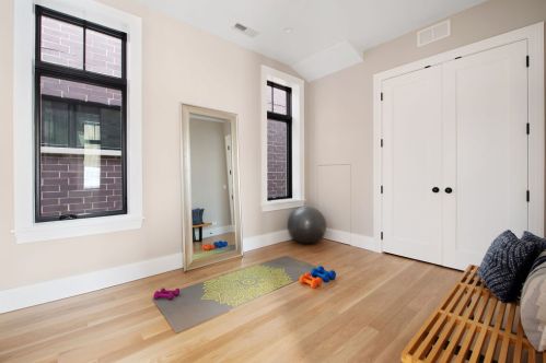 1928 Cleveland Ave, Chicago IL 60614-3749 exterior