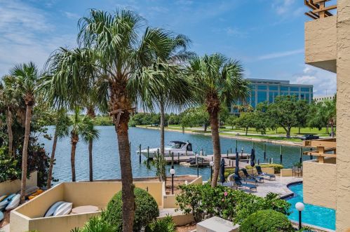 5701 Mariner St, Tampa, FL 33609-3442