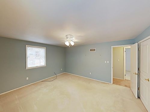 525 Dorseyville Rd, Pittsburgh PA  15238-1651 exterior