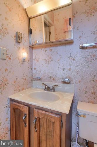 154 Amsterdam Rd, Lancaster PA 17603-9719 exterior