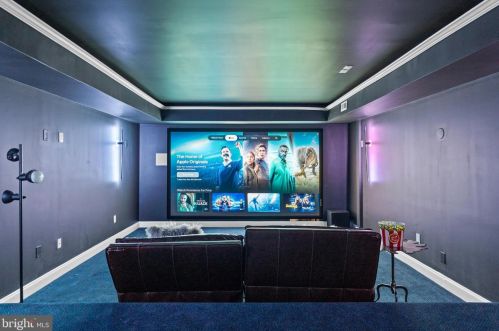 1645 Kirby Rd, Mc Lean VA  22101-3240 exterior