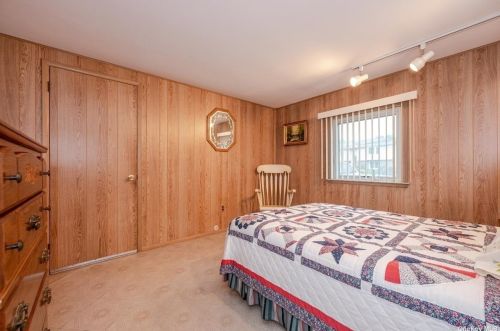 13 Dawson Dr, Valley Stream NY 11581-2939 exterior