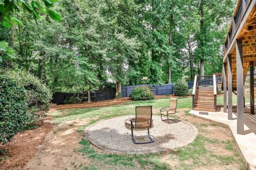 1102 Glenrose Dr, Smyrna GA 30080-4126 exterior