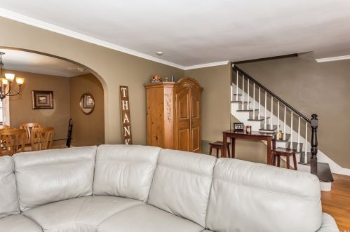 195 Munro Blvd, Valley Stream NY 11581-3439 exterior