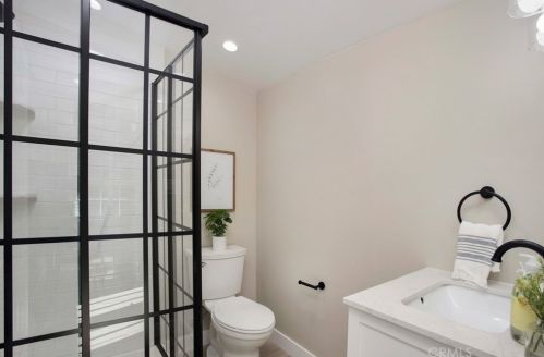 228 Date St, Brea CA 92823-6305 exterior