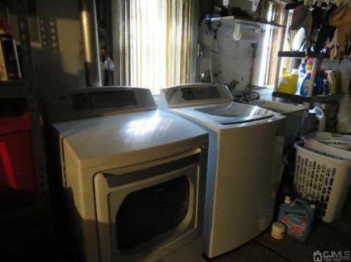 428 Smt Ave, Perth Amboy NJ 08861-2032 exterior