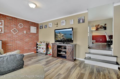 28 Alpha Ave, Old Bridge NJ 08857-2210 exterior