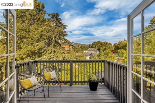 2439 Roosevelt Ave, Berkeley CA 94703-1930 exterior