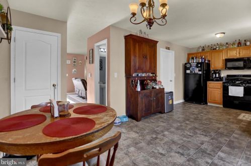 70 Bowman Rd, Hanover PA 17331-4200 exterior