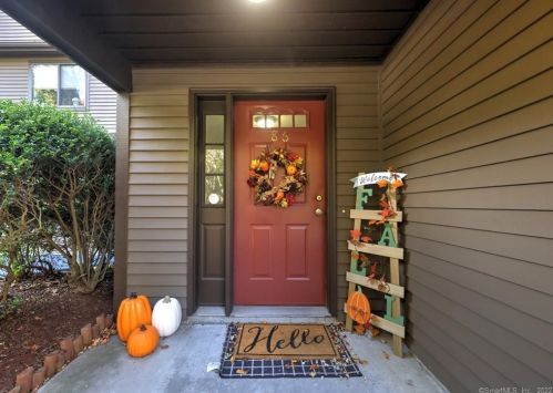 28 Rockmeadow Rd, Norwalk, CT 06850-2849