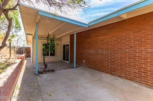 7055 Camino De Ln Tierra, Tucson AZ 85741-2416 exterior