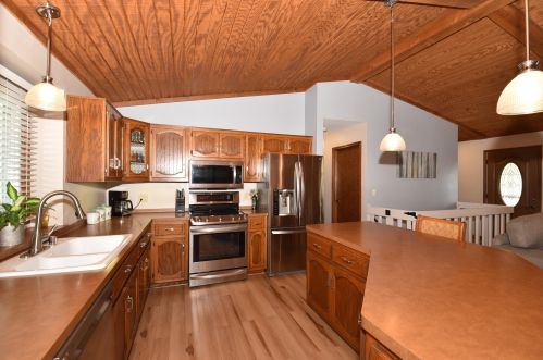 5451 Somerset Ln, Milwaukee WI 53221-3246 exterior