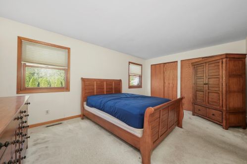 9006 Vine Ave, Bull Valley IL 60097-8243 exterior