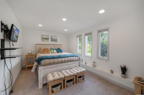 6 Bethal Ln, Commack NY 11725-1003 exterior