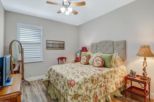 5587 Lago Villaggio Way, Naples FL 34104-5739 exterior