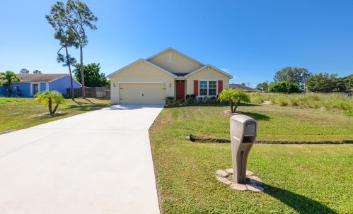 1142 Ingrassina Ave, Fort Pierce, FL 34953-7210