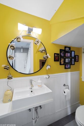 3067 Gresham Ave, Chicago IL 60618-6708 exterior