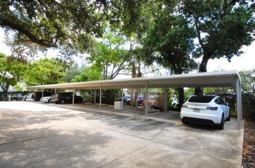 606 Glen Ave, Tampa FL  33609-1421 exterior