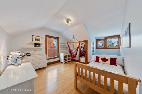 6553 Hiawatha Ave, Chicago IL 60646-4219 exterior