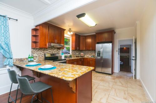 536 12 Ave, Honolulu HI exterior