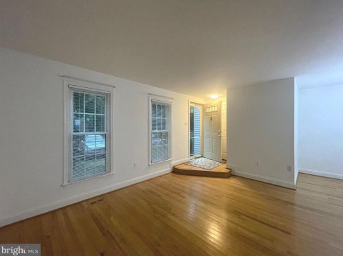 7425 Duddington Dr, Alexandria VA  22315-3847 exterior