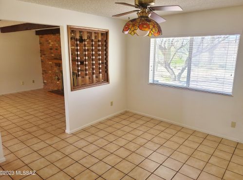 11364 Prince Rd, Tucson AZ 85705-3025 exterior