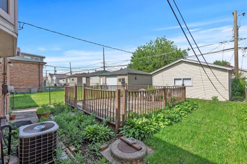 6022 Kilpatrick Ave, Chicago IL 60629-5637 exterior