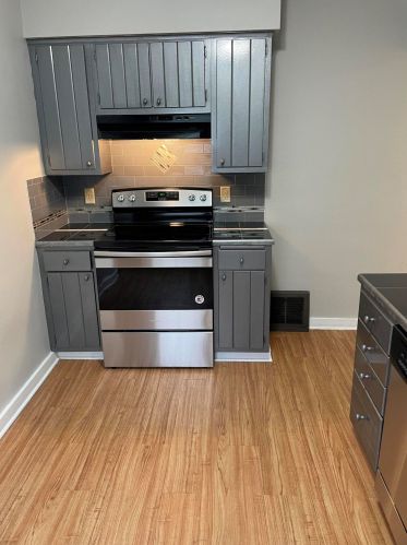 4854 64th St, Milwaukee, WI 53218-4021