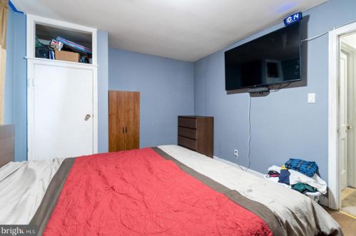 5411 Erdrick St, Philadelphia PA 19135-1013 exterior