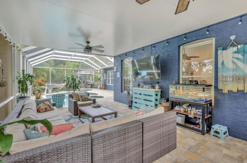 15410 Heathridge Dr, Tampa FL 33625-1638 exterior