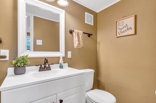 165 Conneaut Dr, Pittsburgh PA 15239-2630 exterior