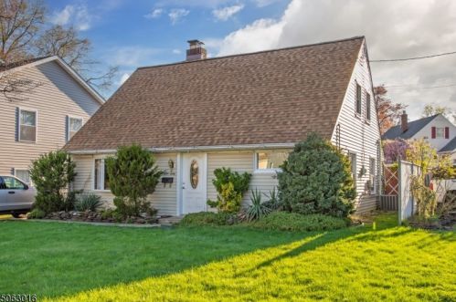 1260 Briarcliff Dr, Rahway, NJ 07065-1933