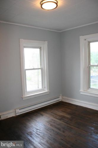 410 Jefferson Ave, Pottstown PA 19464-5329 exterior