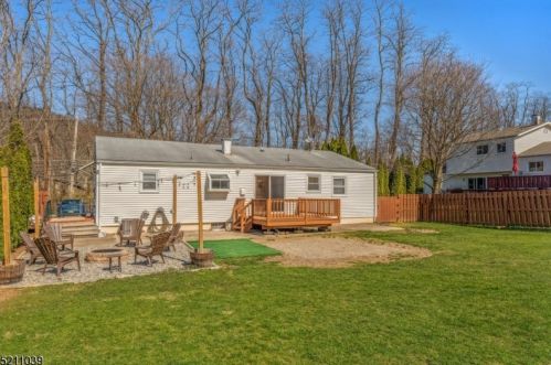 933 Grand Ave, Hackettstown NJ  07840-1015 exterior