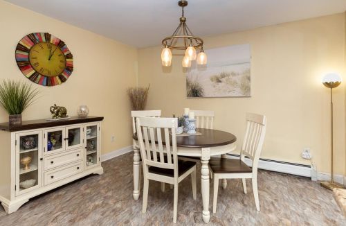 67 Ledge Rd, Seabrook NH 03874-4314 exterior