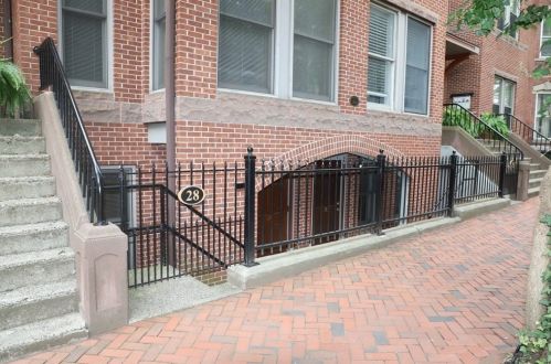 28 Mattoon St, Springfield, MA 01105-1716