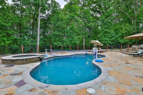 8069 Kenstone Ct, Atlanta GA 30350-4160 exterior