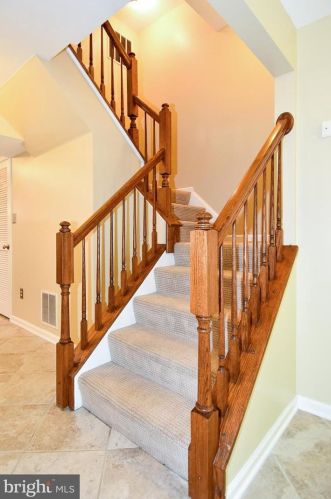 7458 Gadsby Sq, Alexandria VA 22315-5288 exterior