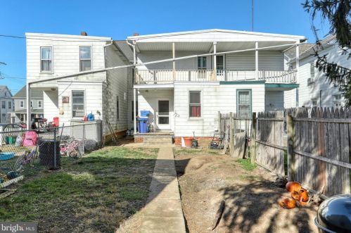 22 Middle St, Hanover PA 17331-3746 exterior