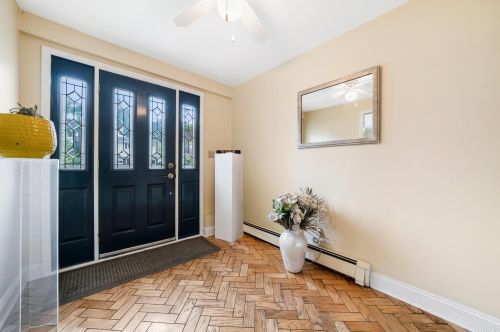 461 Ann St, Babylon, NY 11702-1103