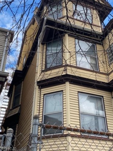 121 Seymour Ave, Newark NJ 07108-1714 exterior