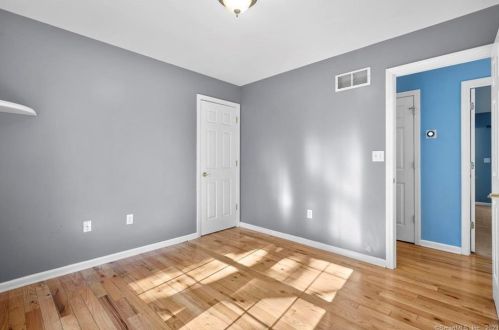 306 Silver Hl Rd, Derby CT 06418-1139 exterior