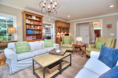 19 Long Lots Rd, Westport CT 06880-3846 exterior