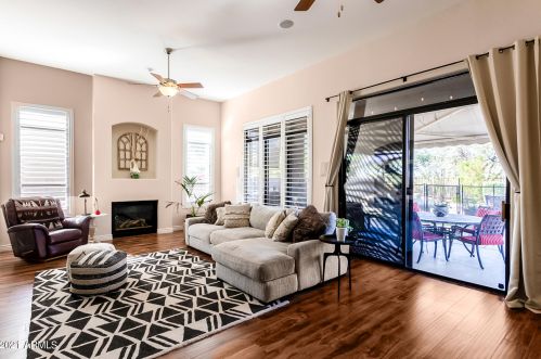 23002 52nd St, Phoenix AZ 85018-4402 exterior