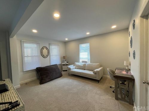 21 Douglas St, Perth Amboy NJ 08863-2205 exterior