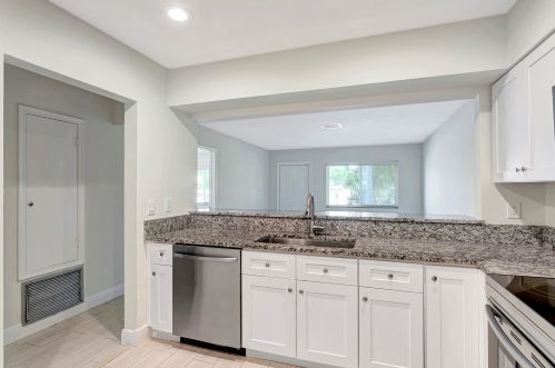 2860 5th Ave, Boca Raton, FL 33431-6816