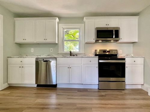 9 Washington St, Concord NH 03301-4172 exterior