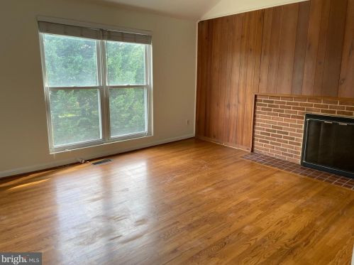 6931 Espey Ln, Mc Lean VA  22101-5456 exterior