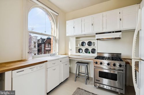 2322 Delancey Pl, Philadelphia PA 19103-6407 exterior